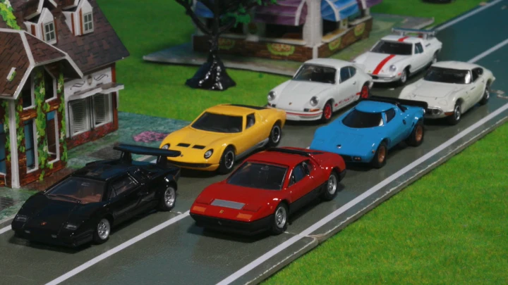 Supercar Boom (a Stop Motion Car Race)