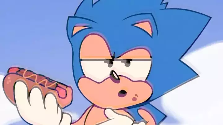 Sonic eating chilli dog